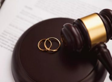 Some Important Benefits of Hiring a Divorce Lawyer