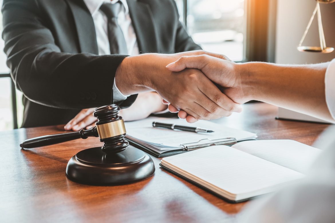 How to Choose the Right Business Lawyer for Your Company